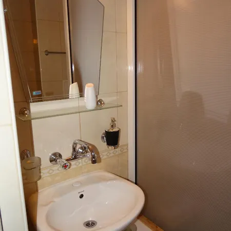 Apartman Gerber 4 *